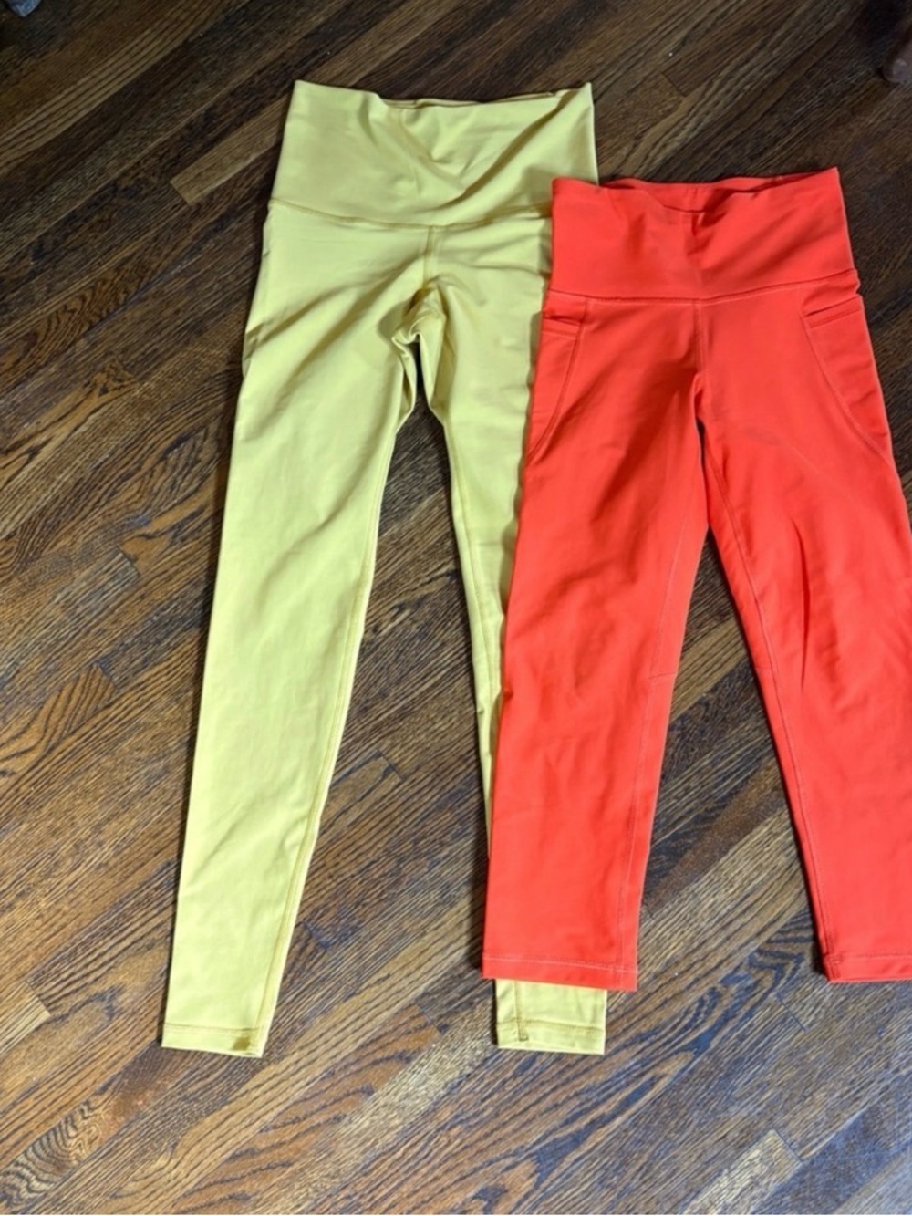 7/8 length yellow old navy leggings.(ORANGE LEGGINGS NOT AVAILABLE)
